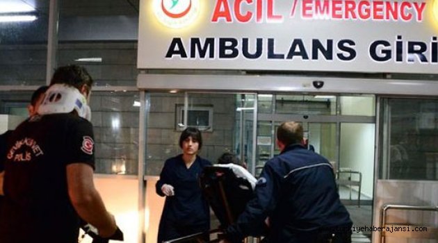 Polisleri Taşıyan Midibüs Kaza Yaptı: 25 Yaralı