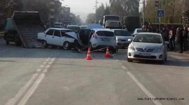 Sakarya'da Zincirleme Kaza: 1 Ölü, 1 Yaralı