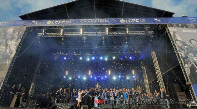 Şampiyon Leicester'dan Muhteşem Kutlama!
