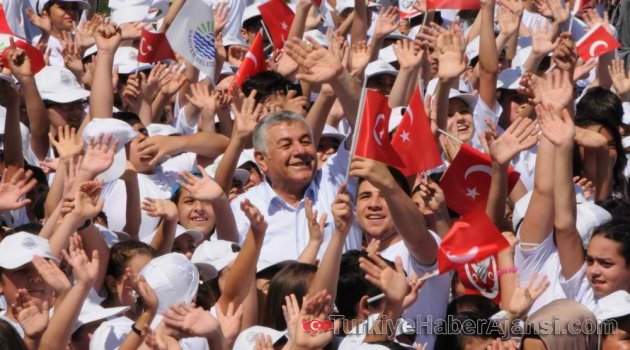 Sarıyer'de 3 Bin Çocukla Muhteşem Açılış