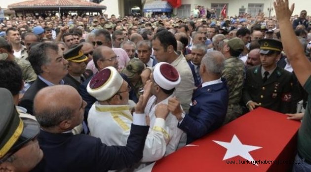 Şehit Cenazesinde Protestoya 2 Tutuklama