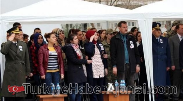 Şehit Eşini Asker Selamıyla Uğurladı