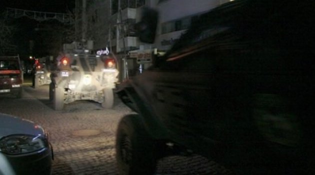 Silvan'da Emniyet Müdürlüğü'ne Ateş Açıldı