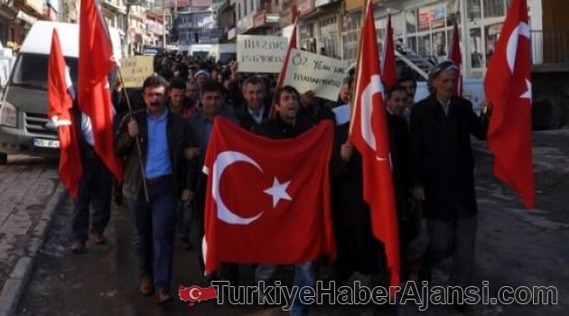 Şırnak'ta PKK'ya Karşı Türk Bayraklı Protesto