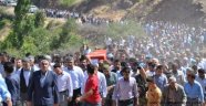 Şehit Er Kürtçe Ağıtlarla Toprağa Verildi