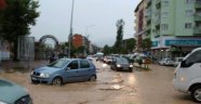 Oltu'da Sağanak Yağış Sele Dönüştü