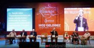 Kadir Gecesi Eller Barış Ve Huzur İçin Kalktı