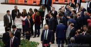 TBMM'de Kadın Vekiller Birbirine Girdi