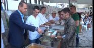 Başkan Sözlü, Kosova'da Kendi Elleriyle İftar Dağıttı