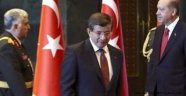 Devletin Zirvesinde Sıcak Saatler