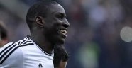 Demba Ba İmzayı Attı!