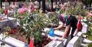 Edirnekapı Şehitliği'ne Ziyaretçi Akını