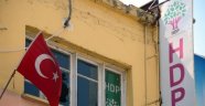 HDP İl Binasına Türk Bayrağı Çekildi