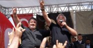 İsmail Türüt: Alçaktır, Şerefsizdir