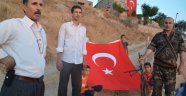 Köylerini Türk Bayraklarıyla Donattılar