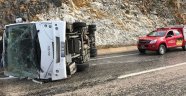 Mersin'de Çevik Kuvvet Otobüsü Devrildi
