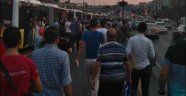 Metrobüs Durağında Bomba Paniği