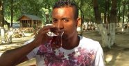 Nani de Çayın Tadına Baktı