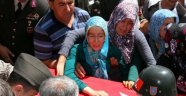 Nişanlının Şehide Vedası Gözyaşlarına Boğdu