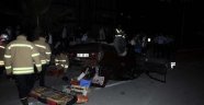 Otomobil Refüje Çarptı: 2 Yaralı