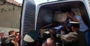 Şehit Eşinden Askere Son Dokunuş Yürek Yaktı