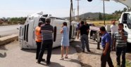 Servis Minibüsü Devrildi: 4'ü Öğrenci 5 Yaralı