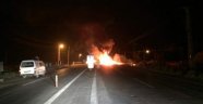 Teröristler Yol Kesip TIR Yaktı