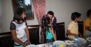 Vali Çocukları Kendi Evinde Ağırladı