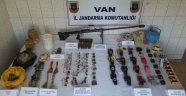 Van'da Ele Geçirildi! Hepsi PKK'ya Ait!