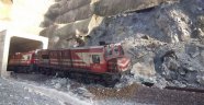 Yük Treni Heyelan Nedeniyle Raydan Çıktı