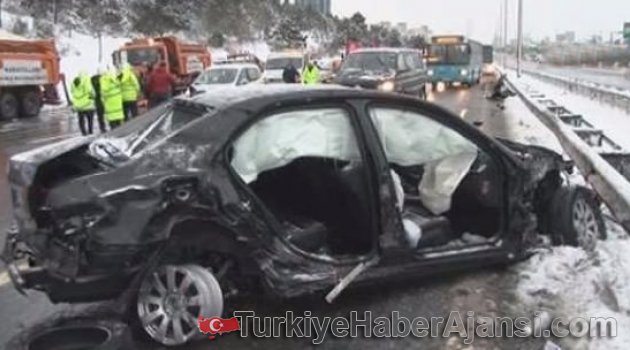 TEM Ümraniye Yönünde Feci Kaza: 3 Ölü