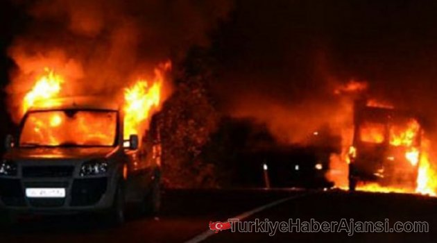 Teröristler Tunceli'de Araç Yaktı