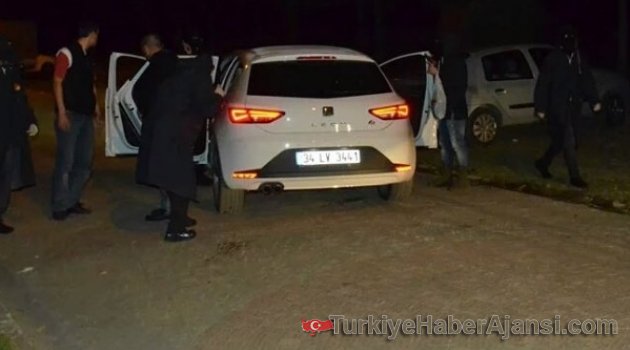 Teröristler, Yol Kesip Kimlik Kontrolü Yaptı