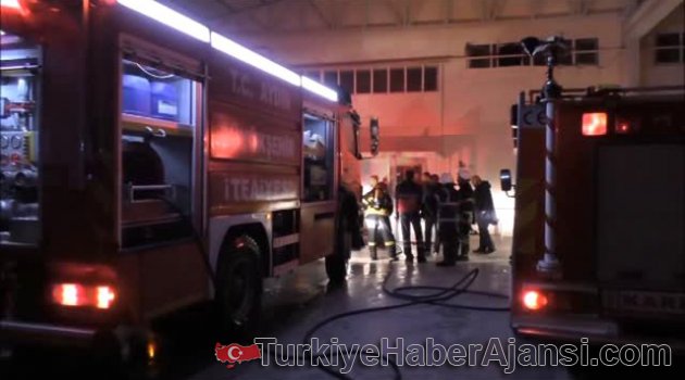 Trafoya Düşen Yıldırım Yangına Neden Oldu