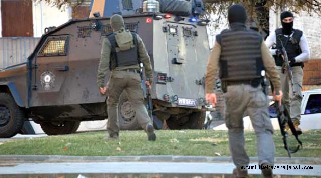 TSK: 1 uzman Çavuş Şehit, 6 PKK'lı Öldürüldü