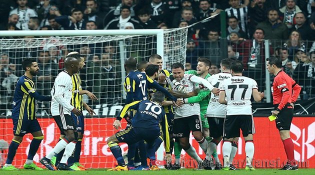 Van Persie'nin Hareketi Tosic'i Çıldırttı