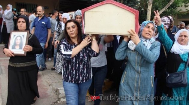 Vezneciler Teröristinin Tabutunu Onlar Taşıdı