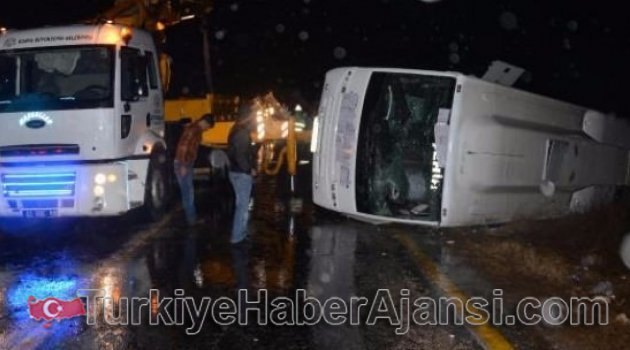Yolcu Midibüsü Kaza Yaptı: 26 Yaralı