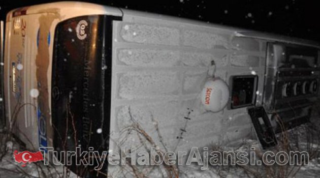 Yolcu Otobüsleri Devrildi: 85 Yaralı