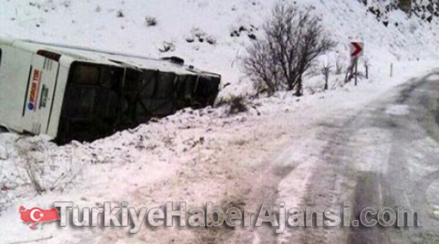 Yolcu Otobüsü Devrildi: 13 Yaralı
