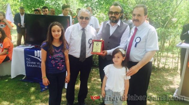 Yönetmen Fedai Çakır’a Çevreye Karşı Duyarlılık Plaketi