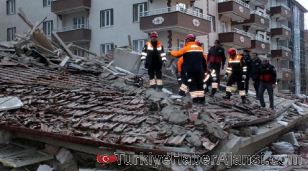 Yozgat'ta Apartman Çöktü!
