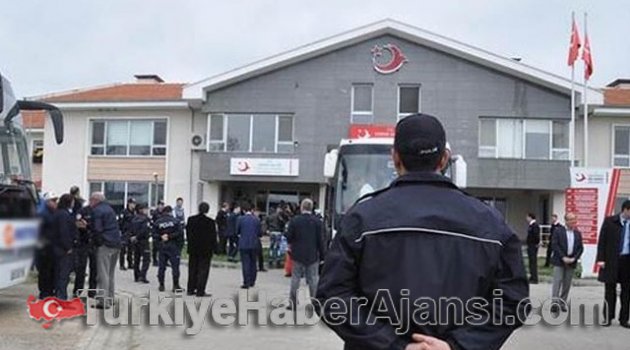 Yunanistan 267 Kaçağı Türkiye'ye Gönderdi