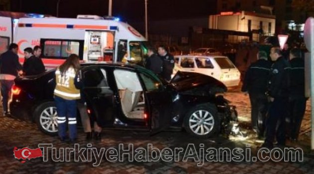 Zırhlı Polis Aracı Kaza Yaptı: 6 Yaralı