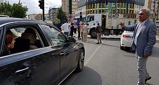 Skandal: Akşener'in Önü Çöp Kamyonu İle Kesildi